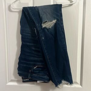 American Eagle Distressed Raw Hem Jegging